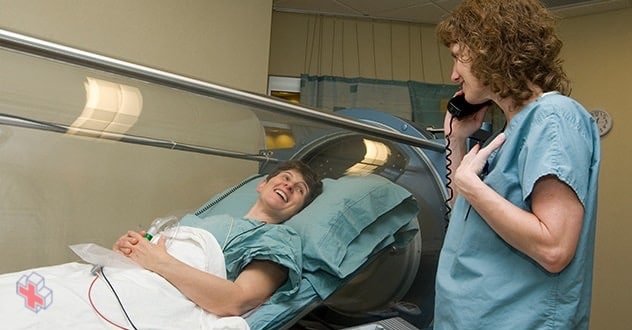 Individual (monoplace) hyperbaric oxygen unit